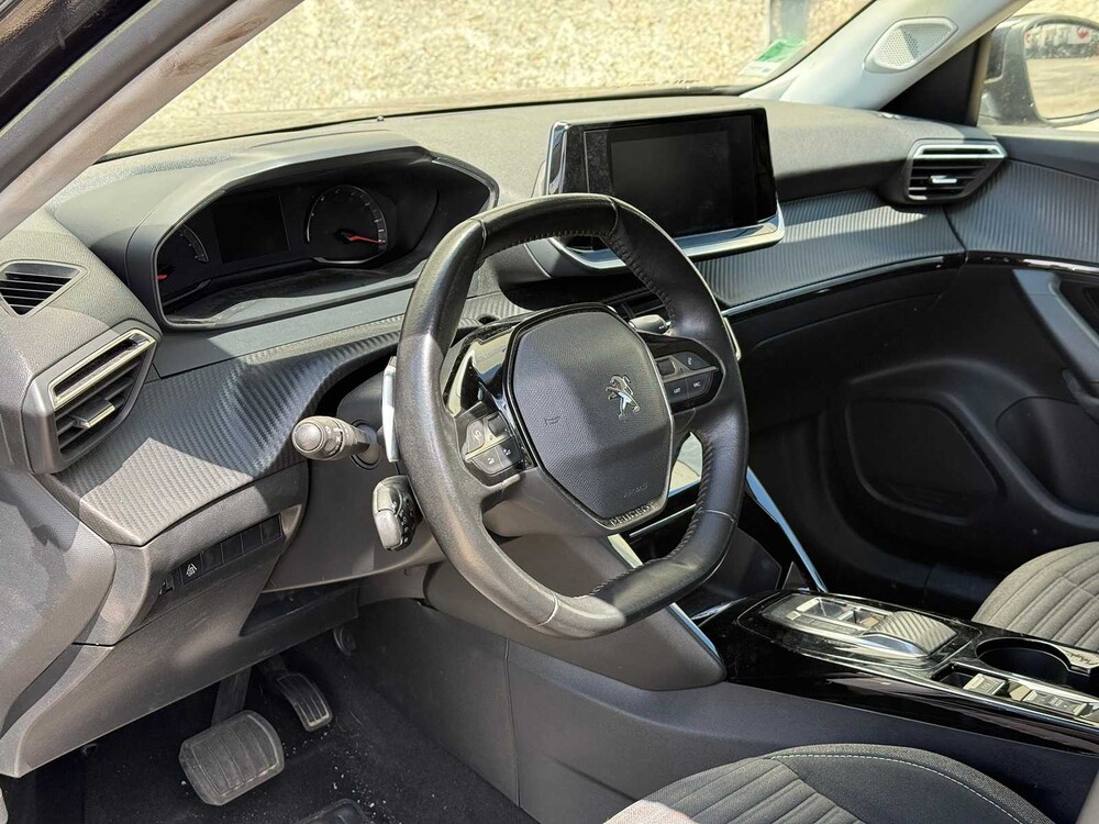 Peugeot 2008 1.2 pure tech 131pk 2023