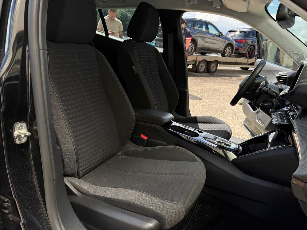 Peugeot 2008 1.2 pure tech 131pk 2023