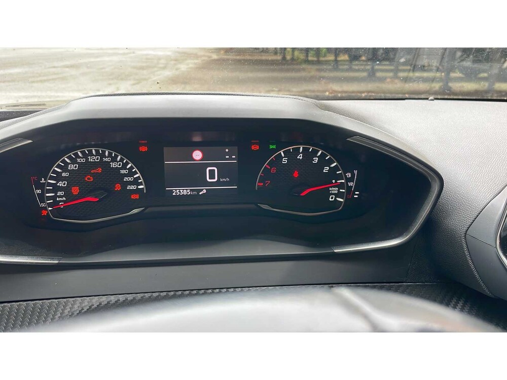 Peugeot 2008 1.2 pure tech 131pk 2023