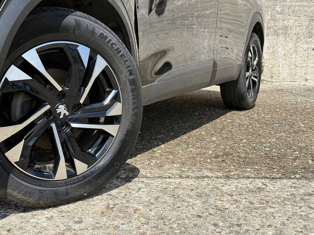 Peugeot 2008 1.2 pure tech 131pk 2023