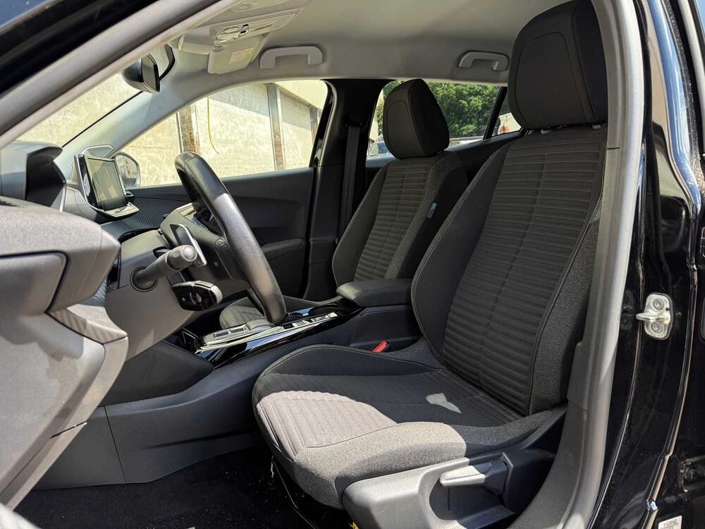Peugeot 2008 1.2 pure tech 131pk 2023
