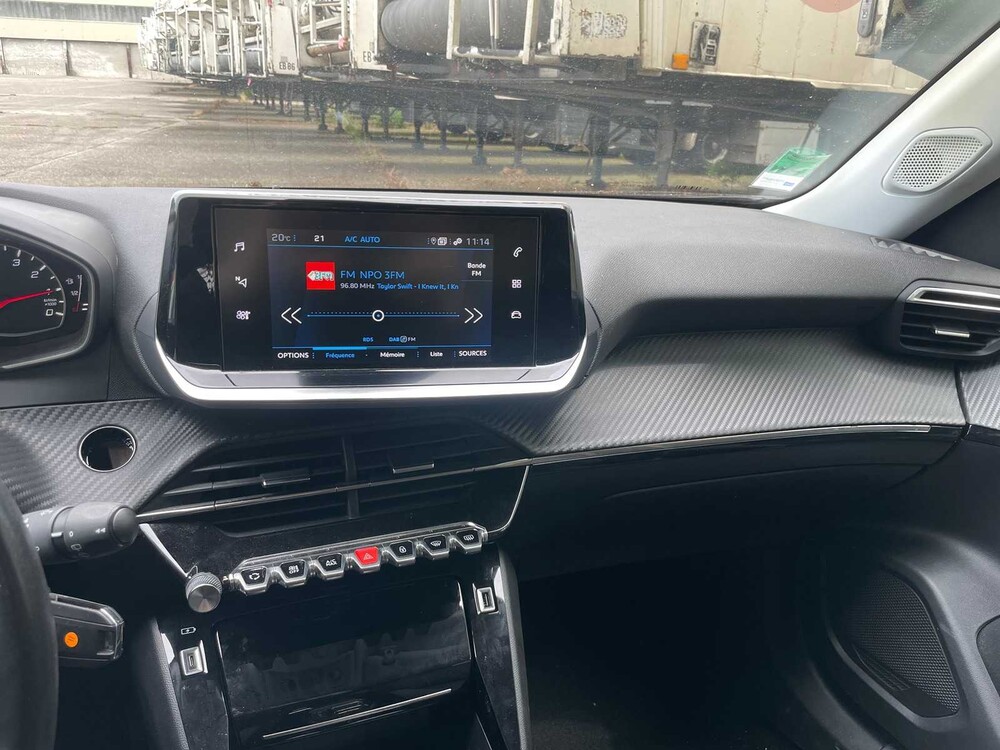 Peugeot 2008 1.2 pure tech 131pk 2023