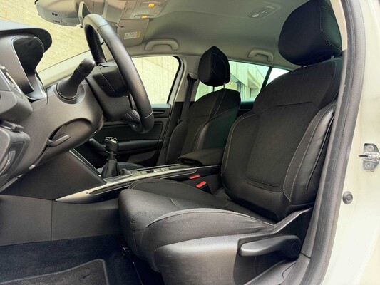 Renault Mégane Estate 1.3 TCe Limited 116pk 2020 (Origineel-NL + 1e eigenaar), J-866-GX