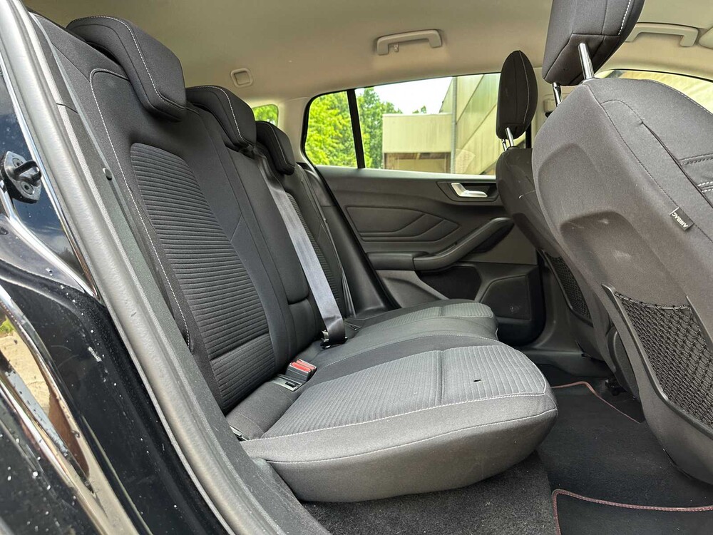 Ford Focus Wagon 1.0 EcoBoost ST Line Business 123pk 2019, T-876-HJ