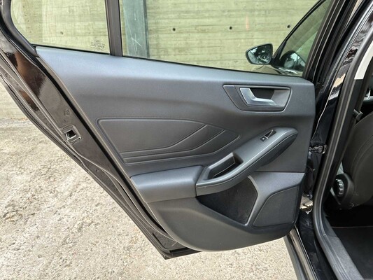 Ford Focus Wagon 1.0 EcoBoost ST Line Business 123pk 2019, T-876-HJ