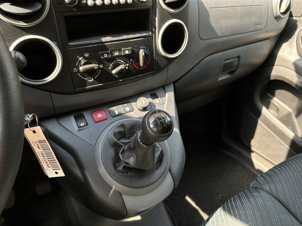 Peugeot Partner 122 1.6 HDI L1XT Profit + 90pk 2011 (Origineel-NL + 1e eigenaar) 3-persoons, 8-VRH-11