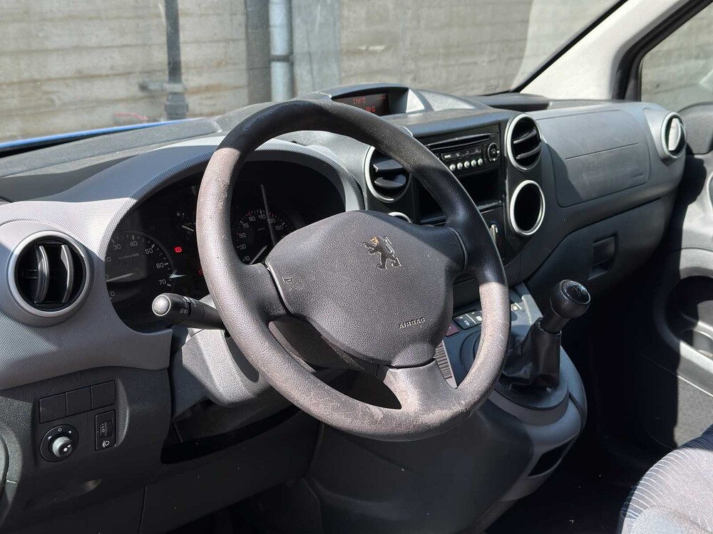 Peugeot Partner 122 1.6 HDI L1XT Profit + 90pk 2011 (Origineel-NL + 1e eigenaar) 3-persoons, 8-VRH-11