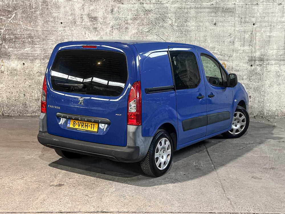 Peugeot Partner 122 1.6 HDI L1XT Profit + 90pk 2011 (Origineel-NL + 1e eigenaar) 3-persoons, 8-VRH-11
