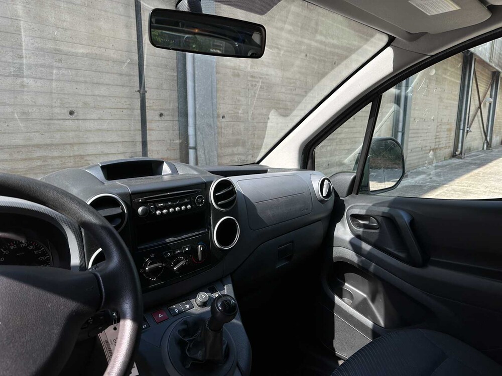 Peugeot Partner 122 1.6 HDI L1XT Profit + 90pk 2011 (Origineel-NL + 1e eigenaar) 3-persoons, 8-VRH-11