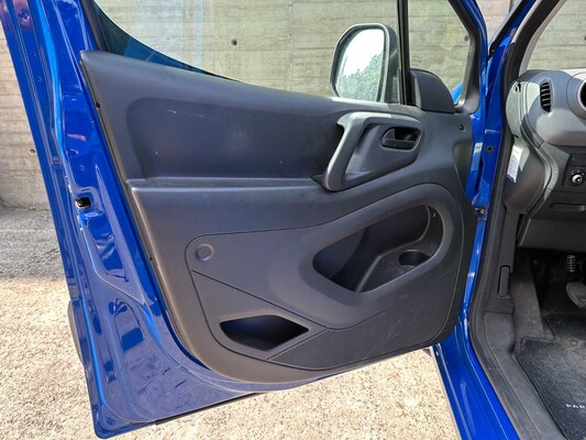 Peugeot Partner 122 1.6 HDI L1XT Profit + 90pk 2011 (Origineel-NL + 1e eigenaar) 3-persoons, 8-VRH-11