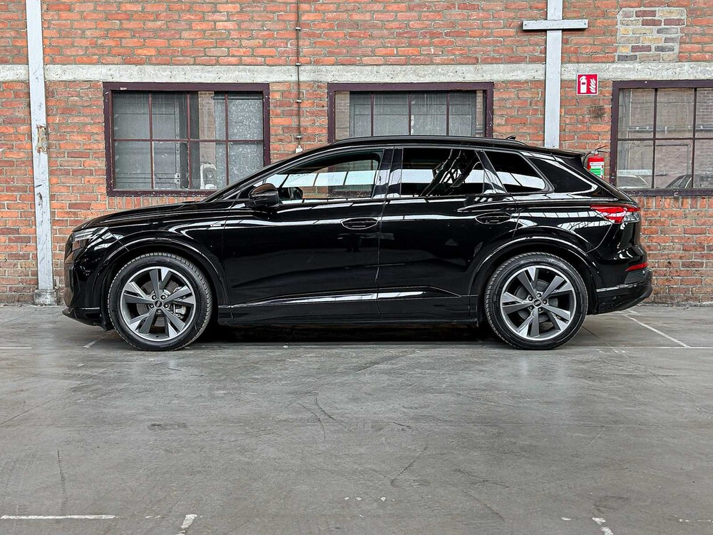 Audi Q4 e-tron 50 quattro Launch Edition S Competition 77 kWh 299pk 2022 (Origineel-NL + 1e eigenaar), P-122-GB 