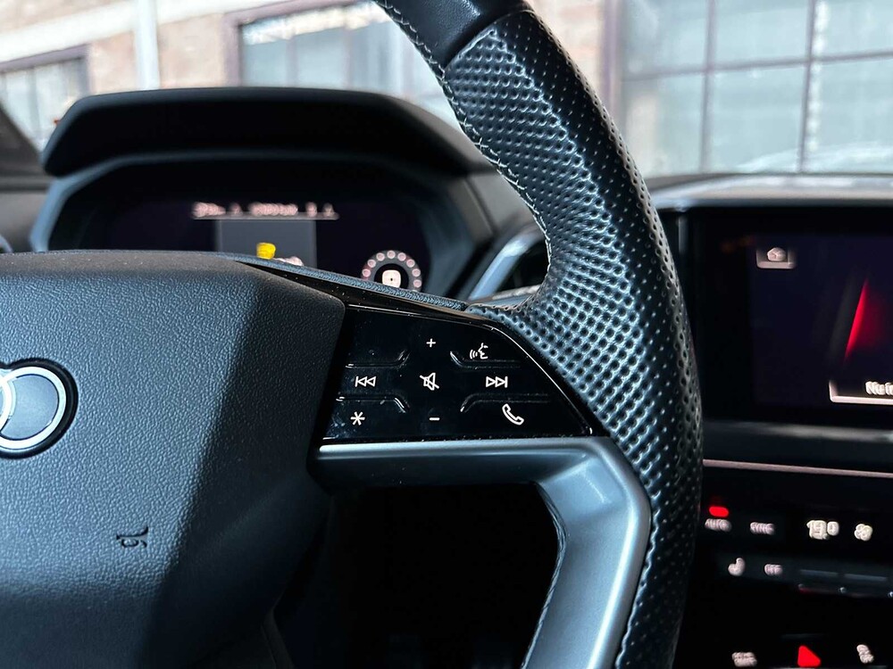 Audi Q4 e-tron 50 quattro Launch Edition S Competition 77 kWh 299pk 2022 (Origineel-NL + 1e eigenaar), P-122-GB 