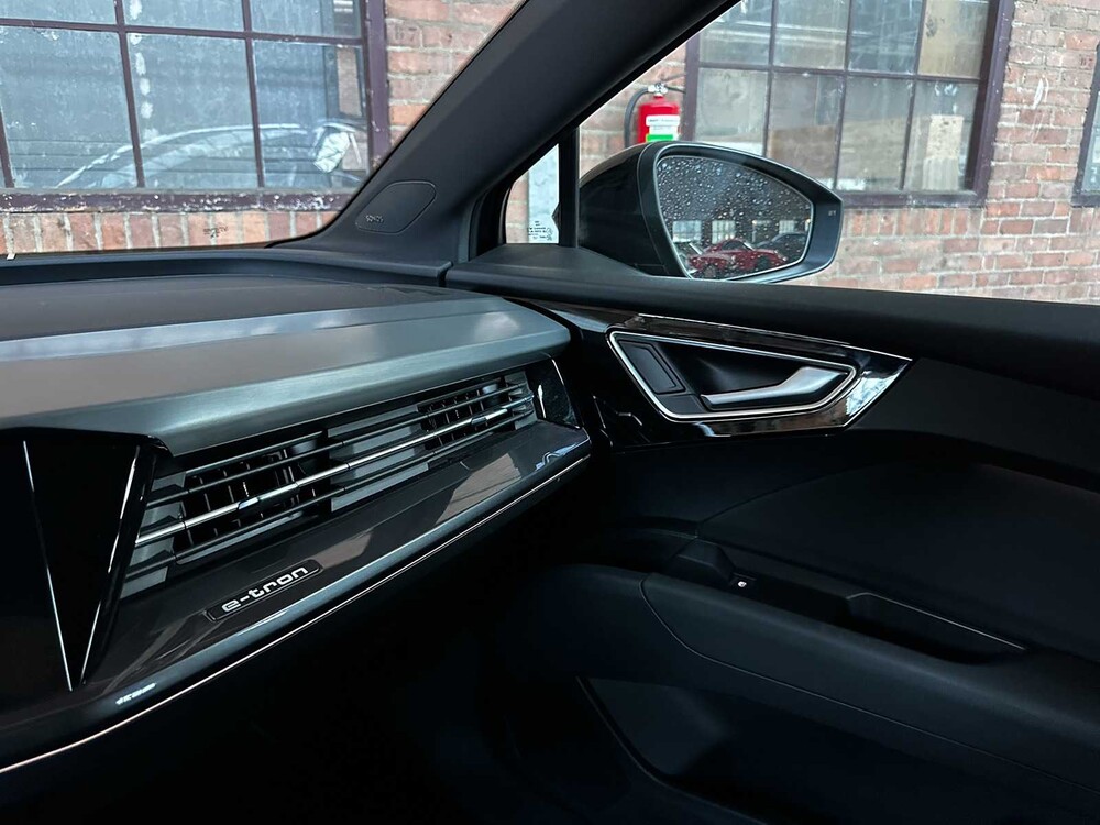 Audi Q4 e-tron 50 quattro Launch Edition S Competition 77 kWh 299pk 2022 (Origineel-NL + 1e eigenaar), P-122-GB 