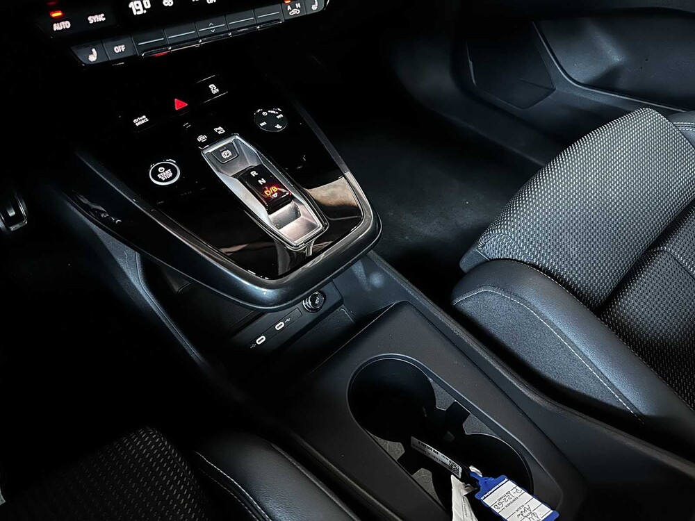 Audi Q4 e-tron 50 quattro Launch Edition S Competition 77 kWh 299pk 2022 (Origineel-NL + 1e eigenaar), P-122-GB 