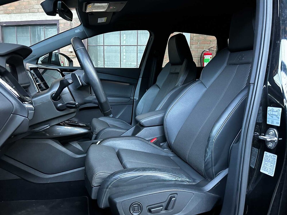 Audi Q4 e-tron 50 quattro Launch Edition S Competition 77 kWh 299pk 2022 (Origineel-NL + 1e eigenaar), P-122-GB 