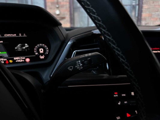 Audi Q4 e-tron 50 quattro Launch Edition S Competition 77 kWh 299pk 2022 (Origineel-NL + 1e eigenaar), P-122-GB 