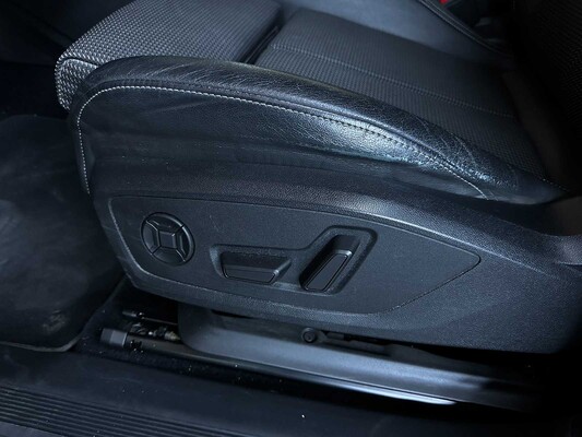 Audi Q4 e-tron 50 quattro Launch Edition S Competition 77 kWh 299pk 2022 (Origineel-NL + 1e eigenaar), P-122-GB 