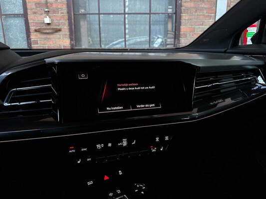 Audi Q4 e-tron 50 quattro Launch Edition S Competition 77 kWh 299pk 2022 (Origineel-NL + 1e eigenaar), P-122-GB 