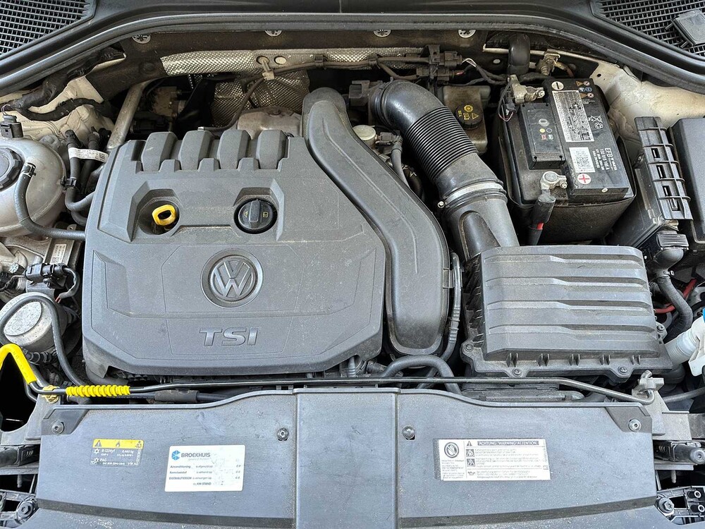 Volkswagen T-Roc 1.5 TSI Sport Business R 148pk 2019, L-422-GX