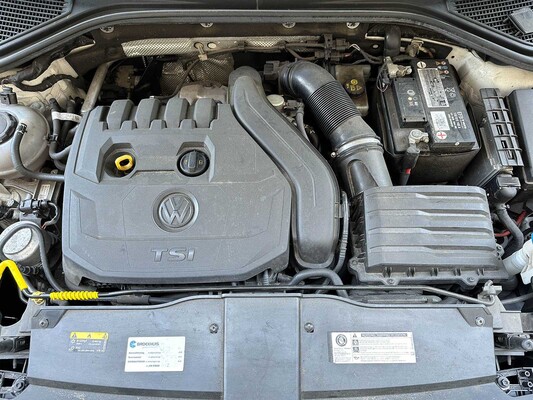 Volkswagen T-Roc 1.5 TSI Sport Business R 148pk 2019, L-422-GX