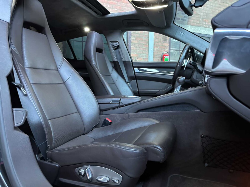 Porsche Panamera Turbo 4.8 V8 500pk 2009 Sport-Chrono, N-110-LT Youngtimer
