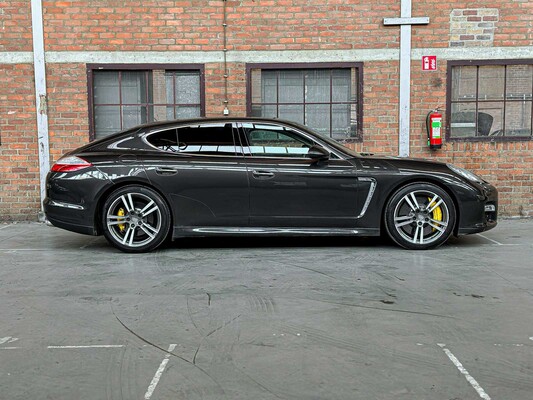 Porsche Panamera Turbo 4.8 V8 500pk 2009 Sport-Chrono, N-110-LT Youngtimer