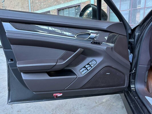 Porsche Panamera Turbo 4.8 V8 500pk 2009 Sport-Chrono, N-110-LT Youngtimer
