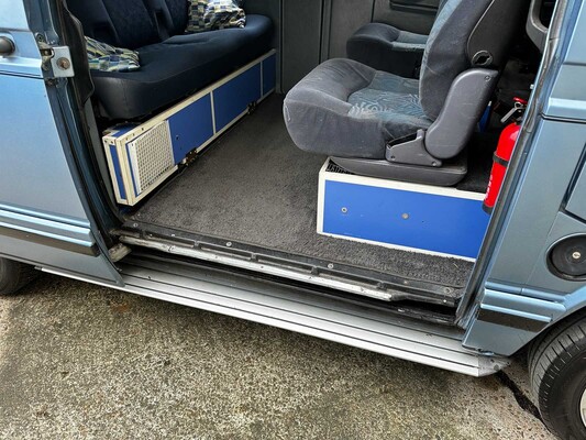 Volkswagen CARAVELLE (2.0L Motor Golf GTI) 7-Persoons 1986 Camper, 61-HRD-9