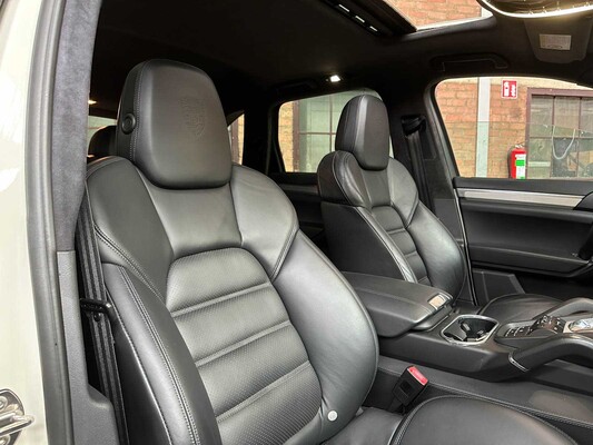 Porsche Cayenne Turbo 4.8 V8 500PK 2010 38.000KM!