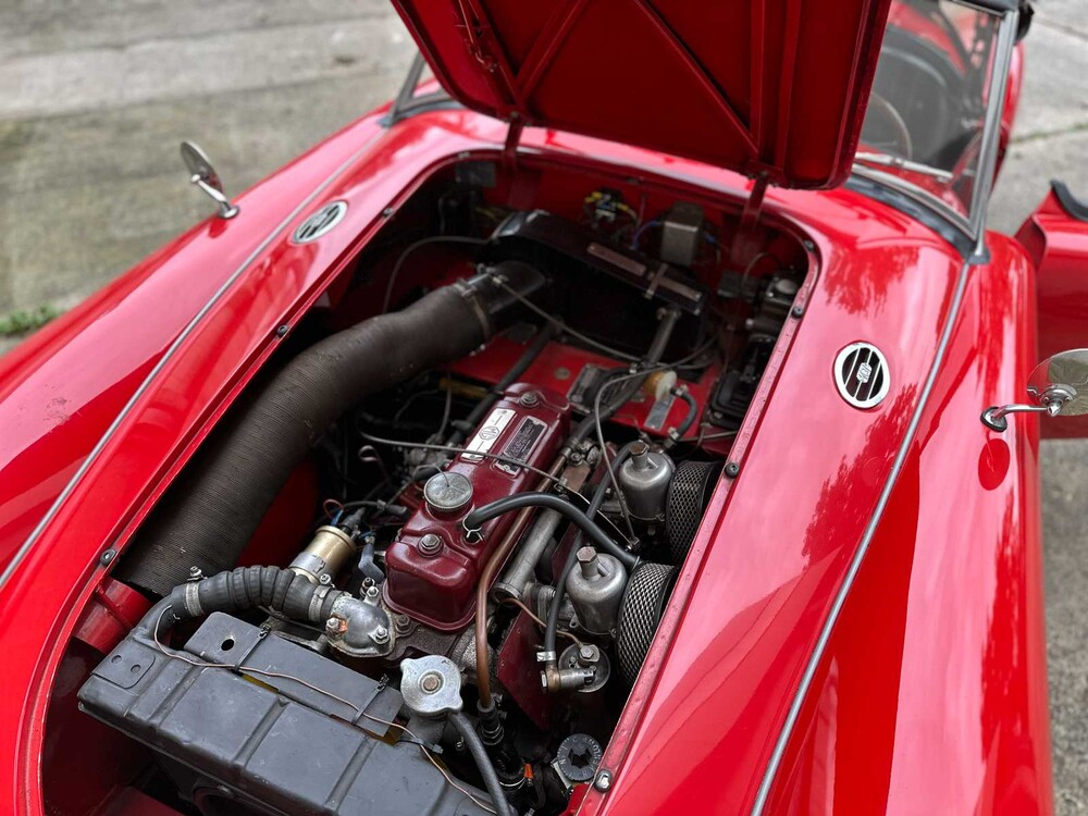 MG MGA Cabriolet 1957, BX-81-86