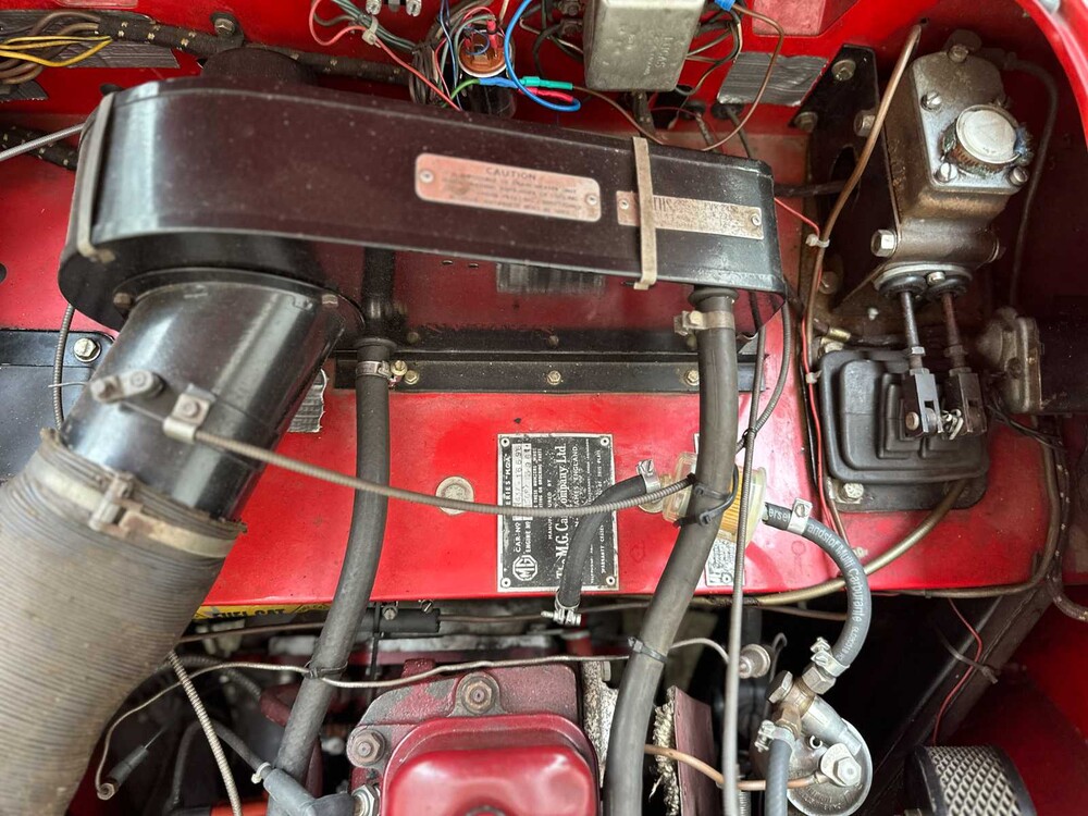 MG MGA Cabriolet 1957, BX-81-86