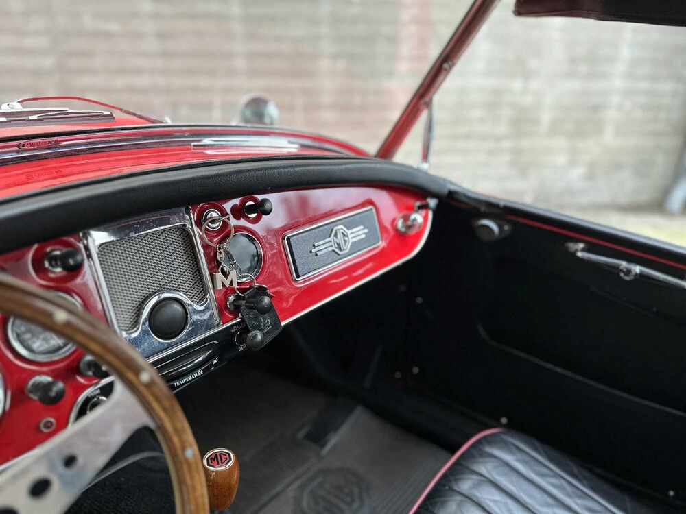 MG MGA Cabriolet 1957, BX-81-86