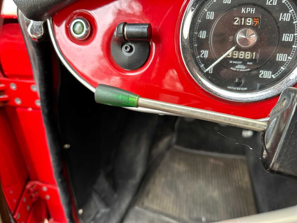 MG MGA Cabriolet 1957, BX-81-86