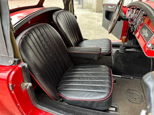MG MGA Cabriolet 1957, BX-81-86
