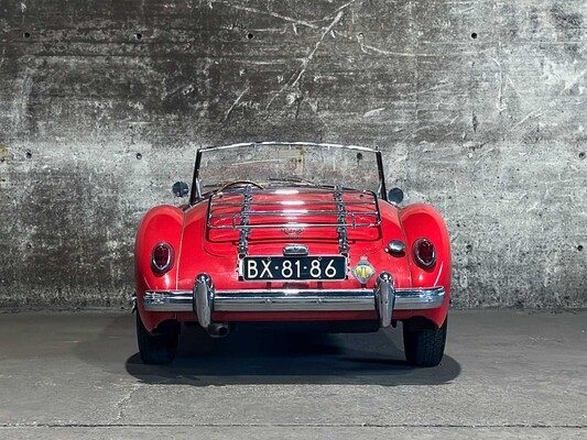 MG MGA Cabriolet 1957, BX-81-86