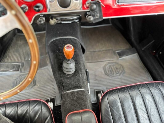 MG MGA Cabriolet 1957, BX-81-86