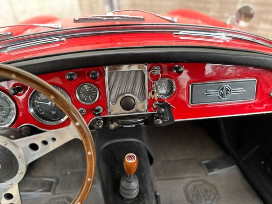 MG MGA Cabriolet 1957, BX-81-86