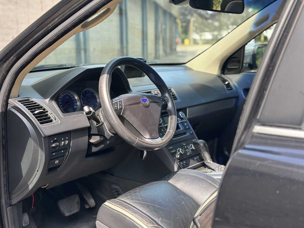 Volvo XC90 4.4 V8 Momentum 315pk 2007 (7-persoons), X-130-FL Youngtimer