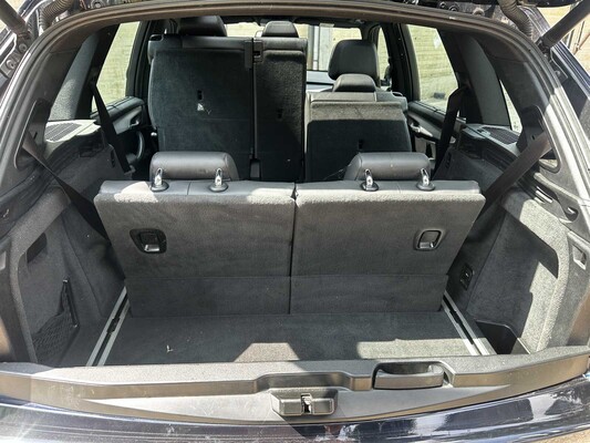 Volvo XC90 4.4 V8 Momentum 315pk 2007 (7-persoons), X-130-FL Youngtimer