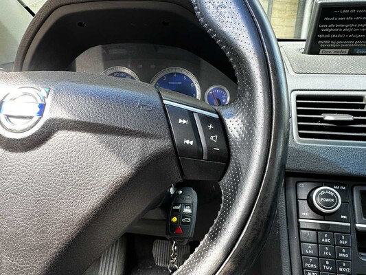 Volvo XC90 4.4 V8 Momentum 315pk 2007 (7-persoons), X-130-FL Youngtimer