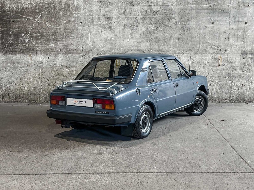 Skoda - 120 - L - Personenauto