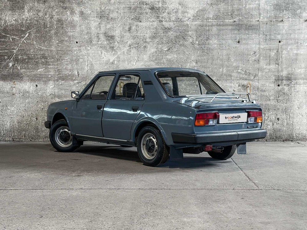 Skoda - 120 - L - Personenauto
