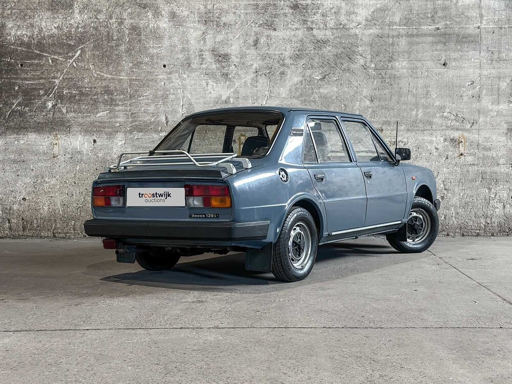 Skoda - 120 - L - Personenauto