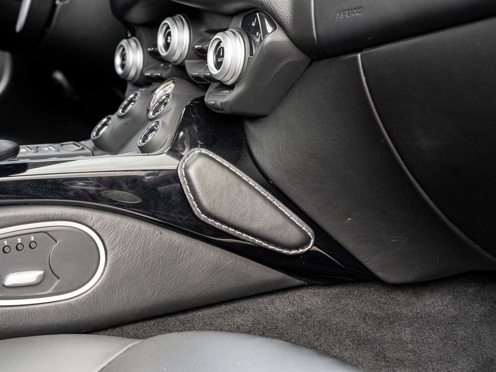 Aston Martin Vantage 4.0 V8 510pk 2021, X-777-DL