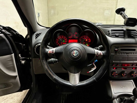 Alfa Romeo GT 3.2 V6 Distinctive 239pk 2004 Youngtimer