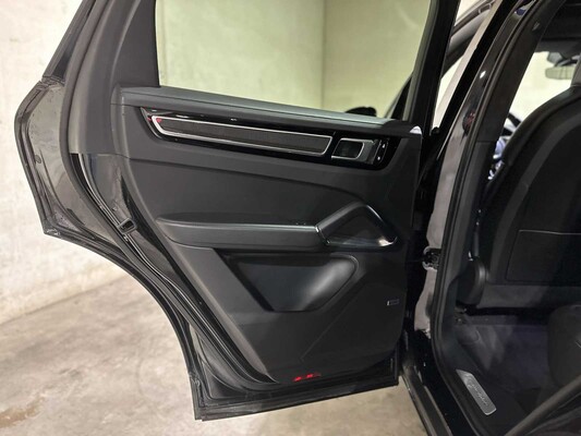 Porsche Cayenne Coupe Turbo 4.0 V8 549pk 2019, J-757-HF