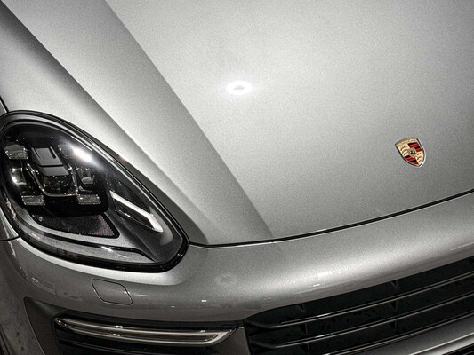 Porsche Cayenne Turbo 4.8 V8 520hp 2017 Sport-Chrono