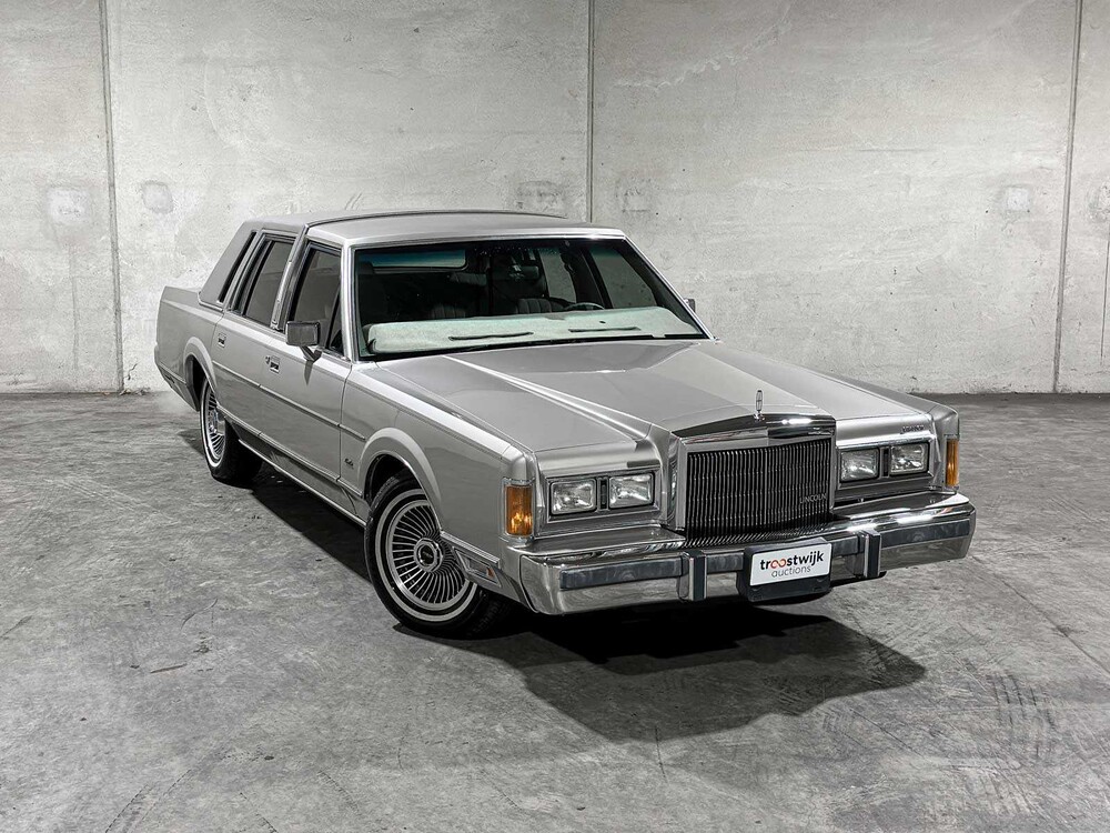 Lincoln Town Car 4.9 V8 Signature SD 160pk 1989, K-946-BX