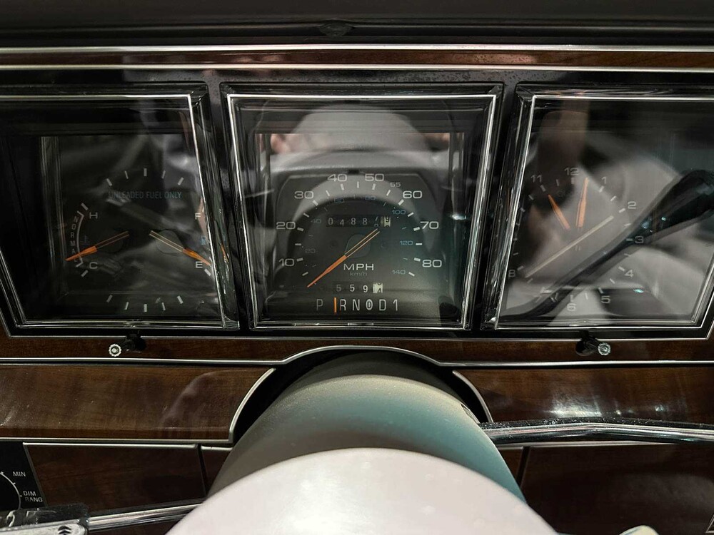 Lincoln Town Car 4.9 V8 Signature SD 160pk 1989, K-946-BX