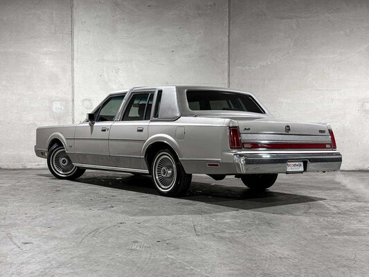 Lincoln Town Car 4.9 V8 Signature SD 160pk 1989, K-946-BX